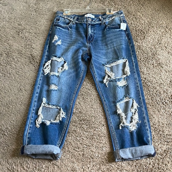 Distressed Cropped Jeans - Picture 1 of 4